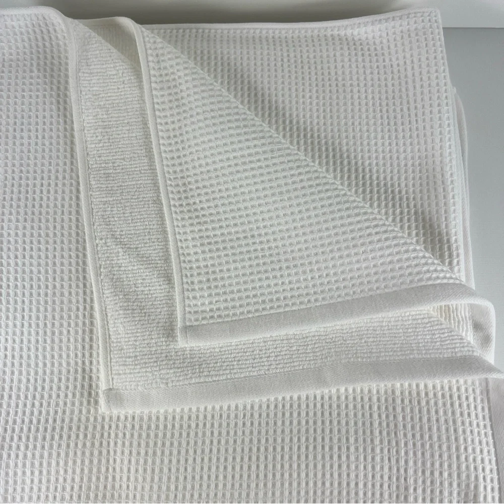 2 Pc Hotel Balfour Bath Sheets White Towels 34